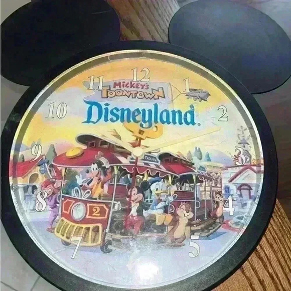 Vintage Disneyland Toontown clock RARE - Picture 3 of 5